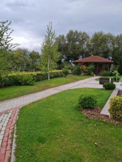 Guesthouse Green Fields - Garmen - 2