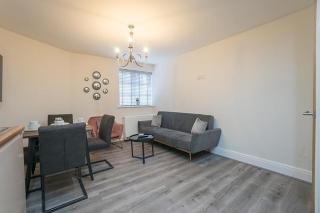 The Queens Arms Apartments - 8