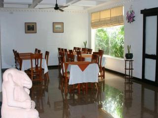 Mom's Guesthouse - 4