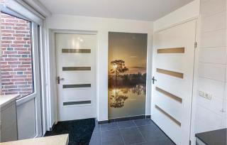 Cozy Apartment In Surhuisterveen - - 2