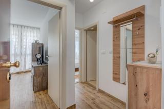 LCT Uptown apartment - 2