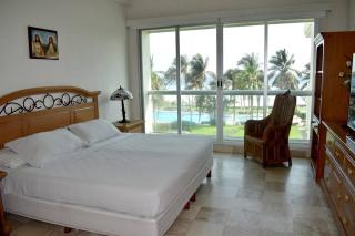 A pie de playa / Albercas / GYM / Mayan Island - Acapulco - 0