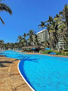 A pie de playa / Albercas / GYM / Mayan Island - Acapulco - 6
