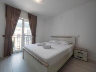 Family Three bedroom Apartment Brando - Budva - 8