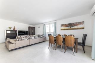 Villa Deluxe by Villa Plus - 6