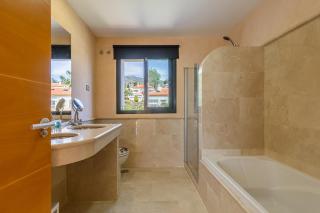Tranquil 2 bed villa with private pool + sea view! - Benalmádena - 2
