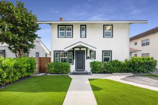 Historic Waterfront estate With Yard & Modern Kitchen - Lake Worth - 9