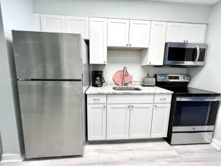 *FRESH NEW OCEANFRONT*Pool*KING Bed*OMG VIEW*Approved Dogs*F22-4 - Myrtle Beach - 9