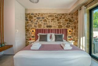 White House Boutique - 2