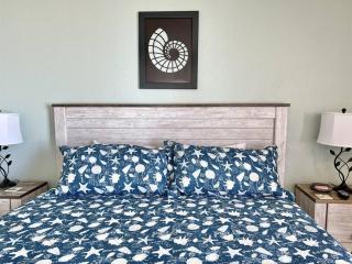 *OCEANFRONT FRESH RENO*KING Bed*Pool*Hot Tub*Approved Dogs*W54 - Myrtle Beach - 2