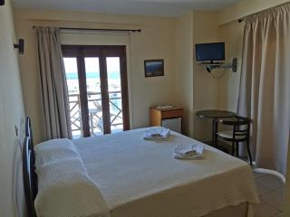 Y & P LATCHI HOTEL - 4