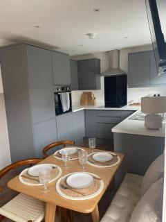 Peak Willow Apartments - Leek - 7