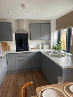 Peak Willow Apartments - Leek - 5