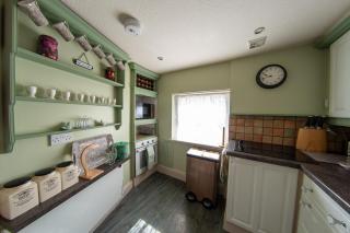 3, The Dolphin, 49 Quay Street - Stunning apartment - Quintessential - Quay views - Sleeps 2-4 people - 7