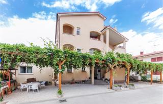 1 Bedroom Gorgeous Apartment In Medulin - Medulin - 1