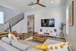 Mid-Century Modern Palm Springs Home with Pool - Palm Springs - 9