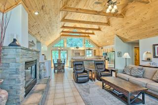 Stunning Angel Fire Cabin with Hot Tub and 3 Decks! - 6