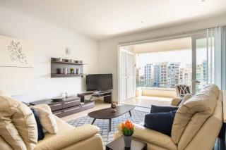 Exquisite 2-Bedroom Seafront Apartment in Spinola Bay - St. Julianʼs - 7