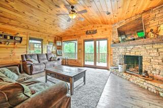 Gatlinburg Cabin with Home Theater and Hot Tub! - 7