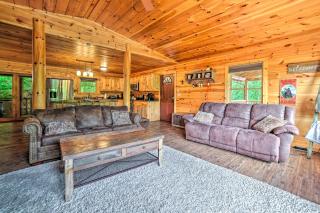 Gatlinburg Cabin with Home Theater and Hot Tub! - 5