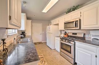 Convenient Centerton Retreat with Deck and Yard! - 3