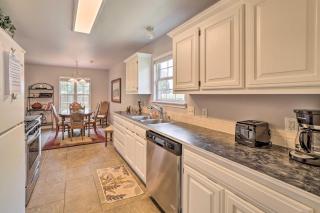 Convenient Centerton Retreat with Deck and Yard! - 1