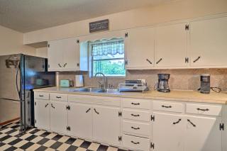 Charming Clayton Home about 4 Mi to Sardis Lake! - 2