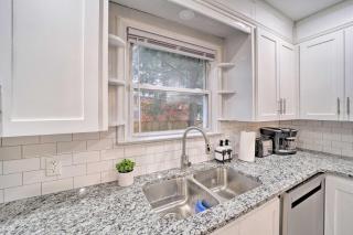 Pet-Friendly Tulsa Digs with Deck and Fenced Yard - Tulsa - 1