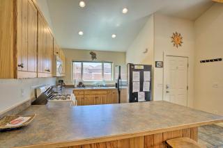 Moab Townhome with Pool Access and Stunning Mtn Views! - Moab - 1