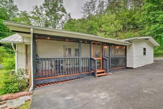Creekside Ranch with Porch about 2 Mi to Pkwy - 8