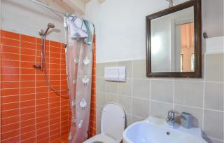 1 Bedroom Gorgeous Home In Pezzoro - 3