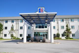 Motel 6-Whitby, ON - Toronto East - Whitby - 8