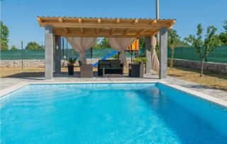 Three-Bedroom Holiday Home In Vinjani Gornji - 1