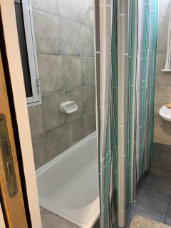 Hermoso departamento con parrillero. Zona Centro - 5