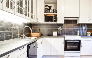 2 Bedroom Nice Home In Fana - 5