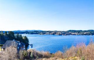 2 Bedroom Nice Home In Fana - 2