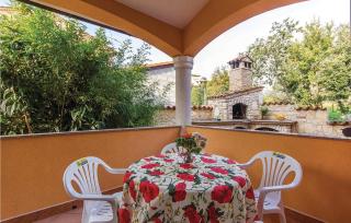 Stunning Home In Liznjan With Wifi - Ližnjan - 1