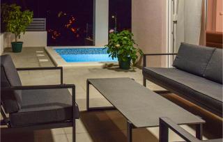 Cozy Home In Klis With Kitchen - Klis - 1