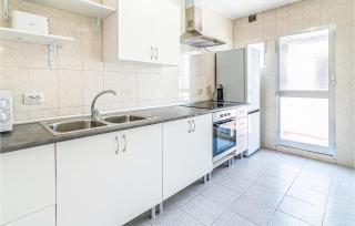 Gorgeous Apartment In Cordoba With Wifi - Córdoba - 8