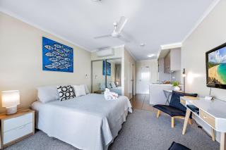 Studio 8 on Waterson - 6