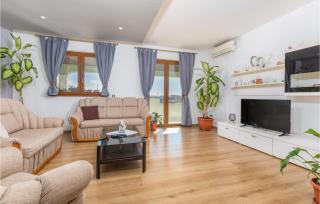 Cozy Apartment In Pilkovici With Wifi - 7