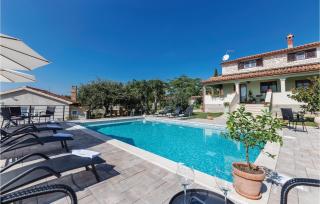 Cozy Apartment In Pilkovici With Wifi - 0