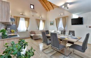 Lovely Home In Rivalno With Sauna - 8