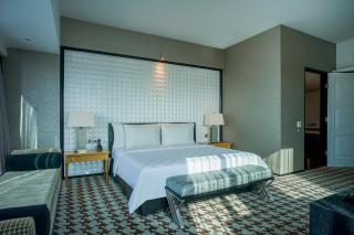 ARTOTEL TS Suites Surabaya - Surabaya - 3