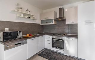 Stunning Home In Skatari With Wifi - Škatari - 2