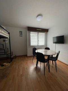Studio ISARD, wifi et parking gratuit, Navette gratuite au pied de la résidence, possibilité forfait ménage et location linge de lit et toilette, à 10 minutes à pied du centre ville - Font-Romeu-Odeillo-Via - 8