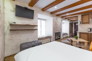 Сучасна квартира на Площі Ринок 3 після ремонту у місті Львові самий центер - Lviv - 2