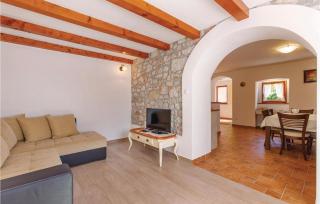 2 Bedroom Beautiful Home In Barci - Barci - 8