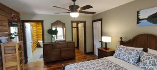 Tobermory Peaceful Private Entire Cottage Log Home Spacious Fully Equipped - 1