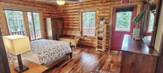 Tobermory Peaceful Private Entire Cottage Log Home Spacious Fully Equipped - 3